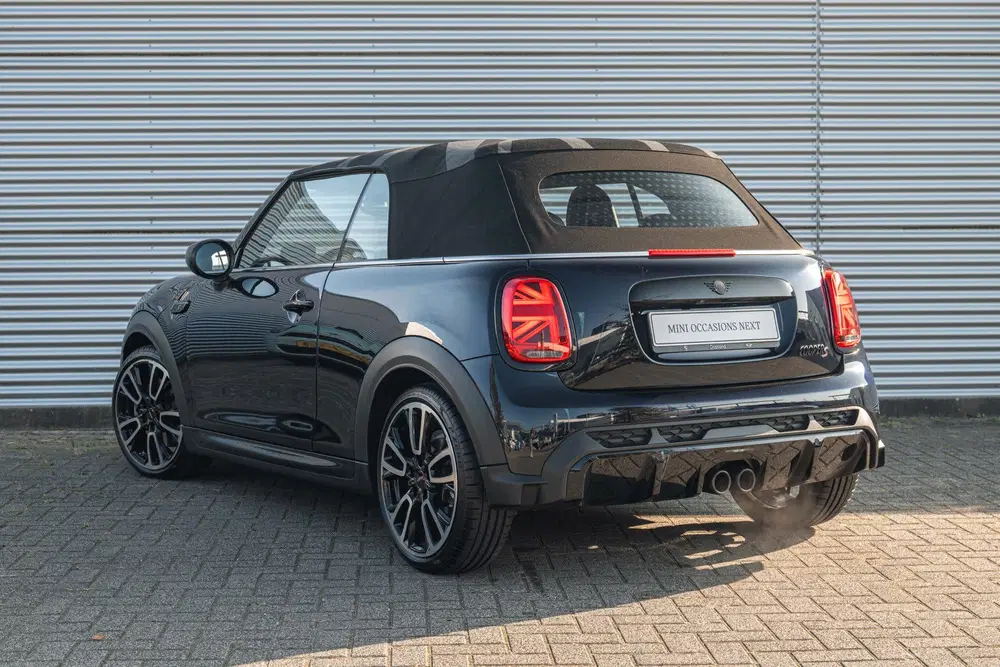 Mini Cabrio Cooper S JCW Automaat uit 2023, foto 9