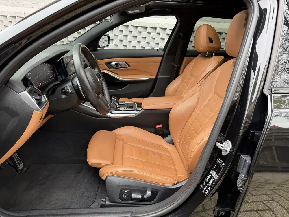 BMW 3-serie 3 Serie Touring M340i xDrive High Executiv uit 2020, foto 2