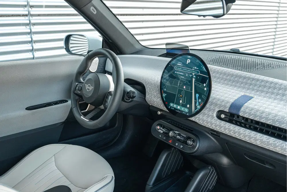 Mini Hatchback Cooper SE uit 2024, foto 12