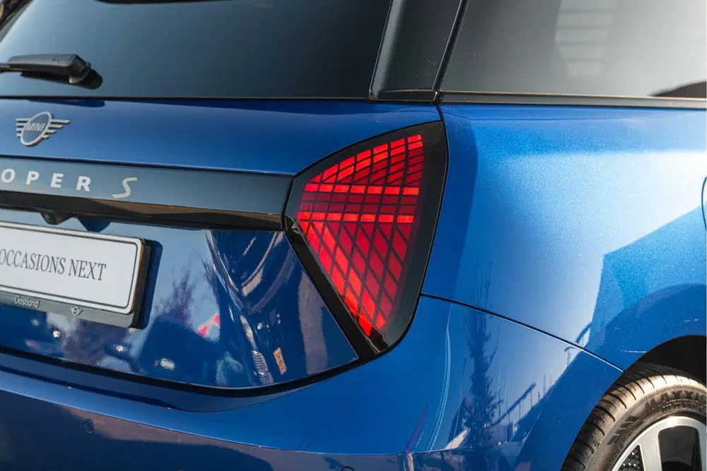 Mini Hatchback Cooper SE uit 2024, foto 13
