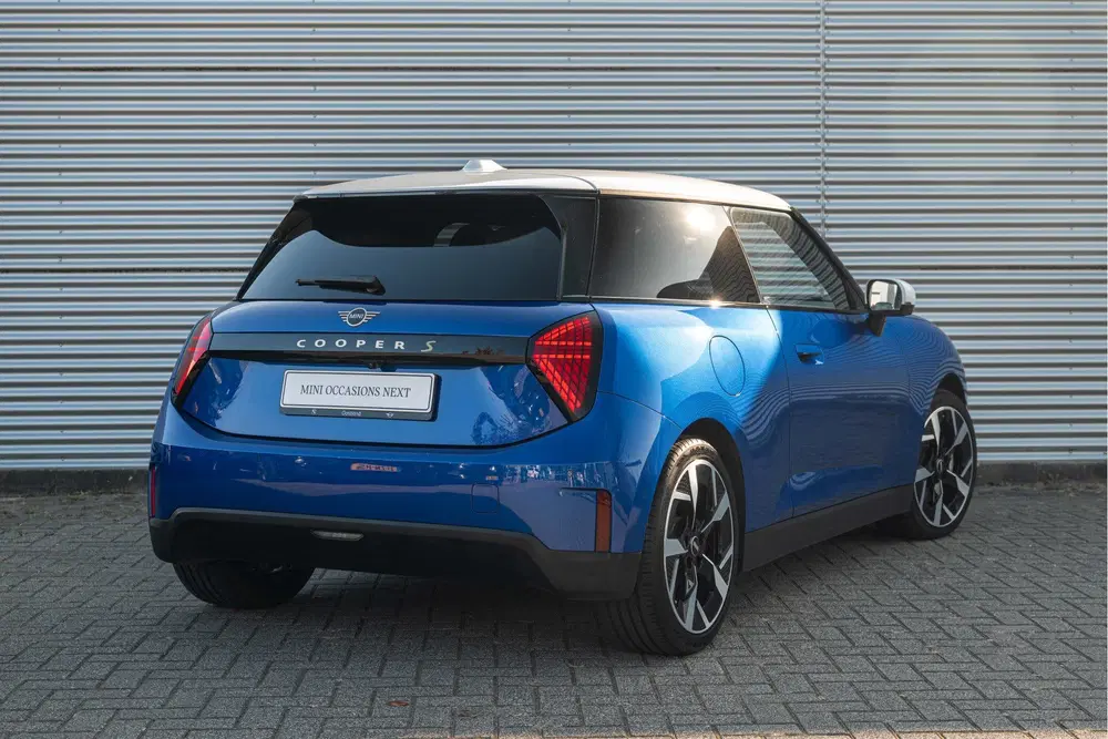 Mini Hatchback Cooper SE uit 2024, foto 2