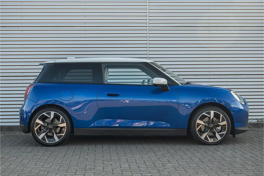 Mini Hatchback Cooper SE uit 2024, foto 3