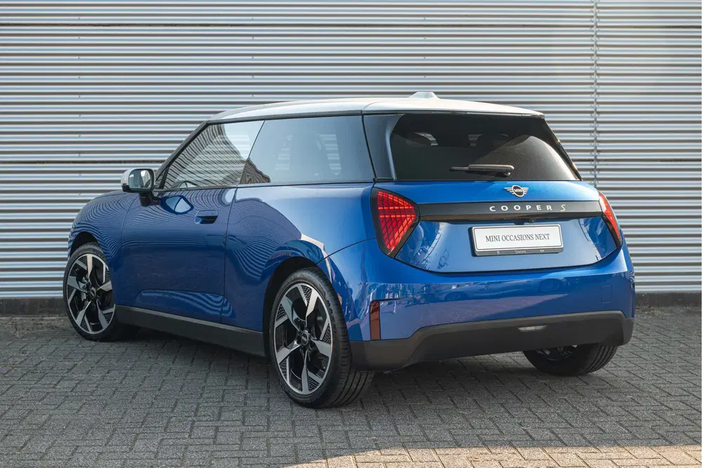 Mini Hatchback Cooper SE uit 2024, foto 8