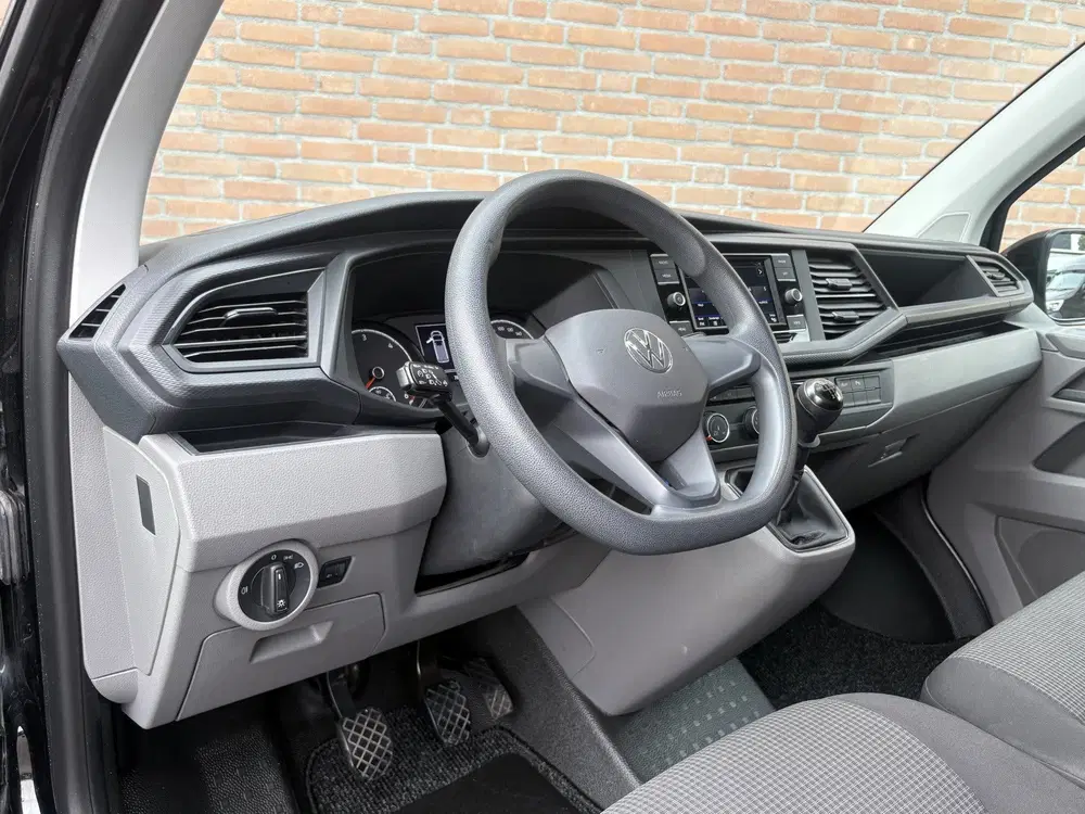 Volkswagen Transporter 2.0TDI 110PK Lang uit 2023, foto 2