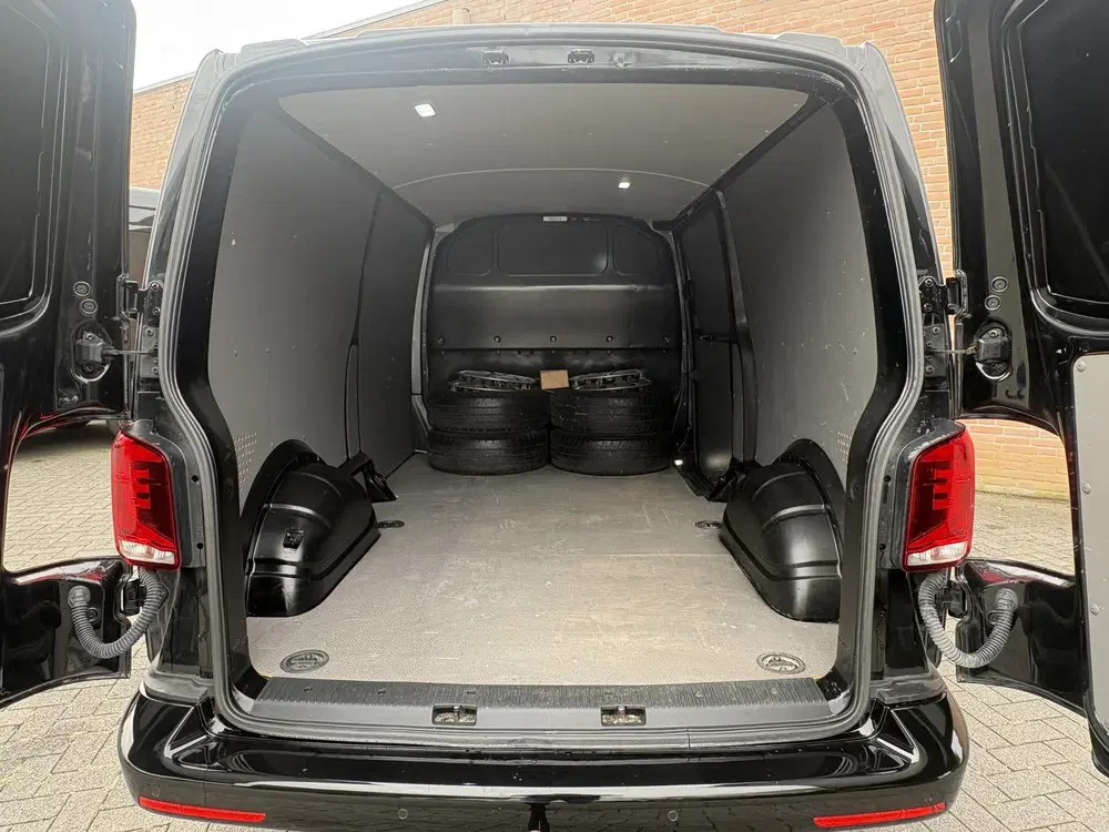 Volkswagen Transporter 2.0TDI 110PK Lang uit 2023, foto 3