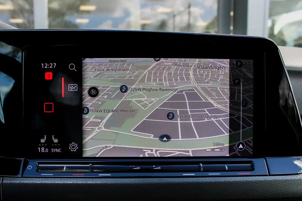 Volkswagen Golf 2.0 TSI GTI CLUBSPORT PANO NAVI HUD H&K CA uit 2023, foto 9