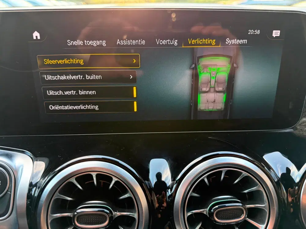 Mercedes-Benz GLB uit 2023, foto 10