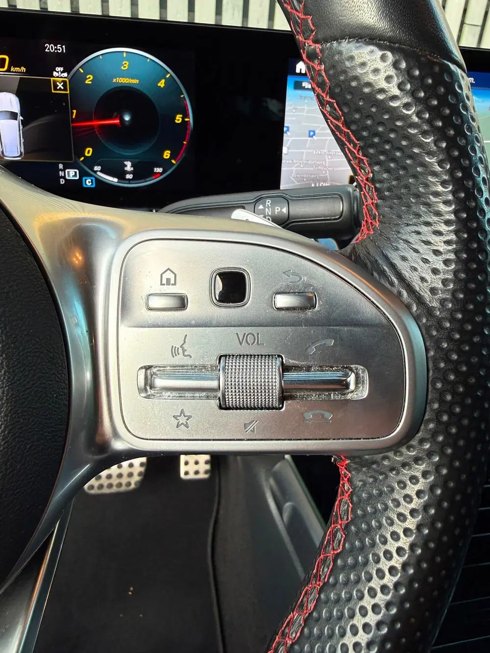 Mercedes-Benz GLB uit 2023, foto 15