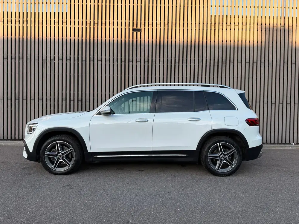 Mercedes-Benz GLB uit 2023, foto 2