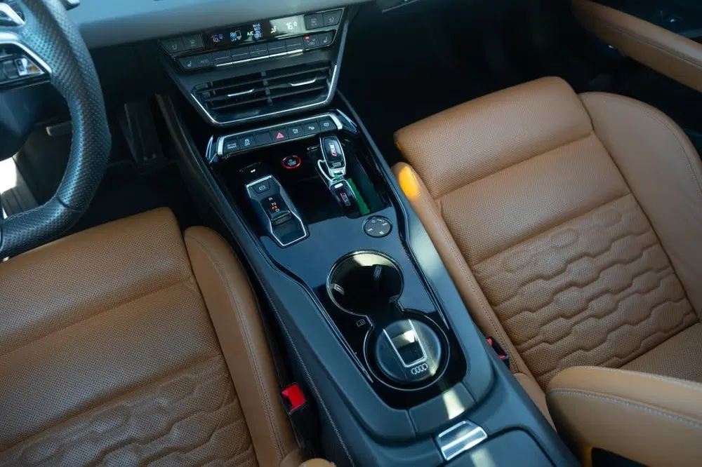 Audi e-tron GT RS 93 kWh 598pk uit 2021, foto 12