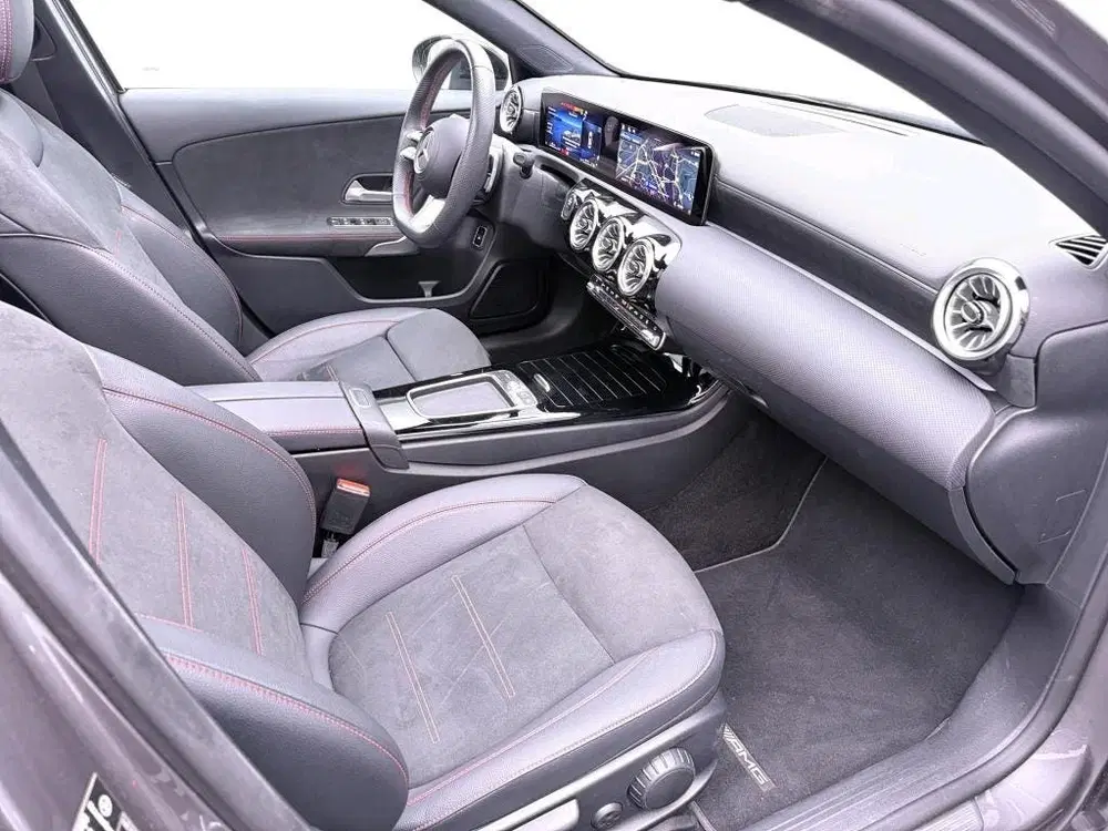 Mercedes-Benz A-Klasse 250 e AMG Nightpakket uit 2025, foto 5
