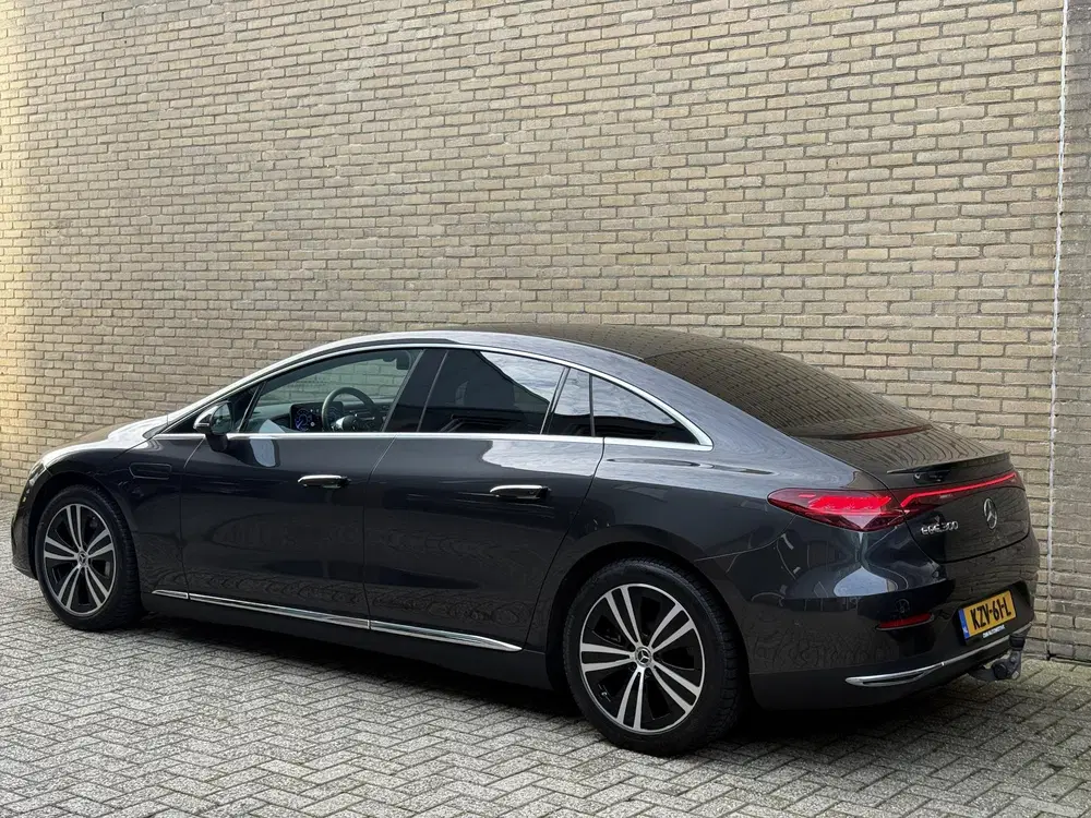 Mercedes-Benz EQE 300 89 kWh uit 2023, foto 2