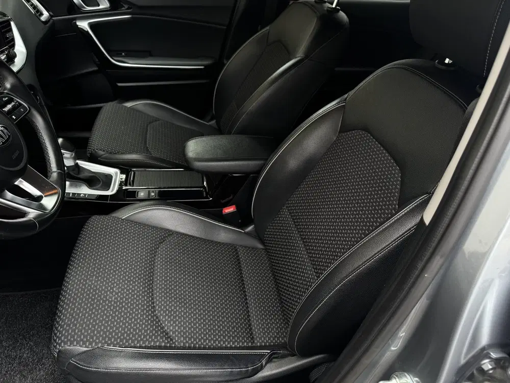 Kia XCeed 1.6 GDi 141pk PHEV DynamicLine Navi Leder uit 2022, foto 2