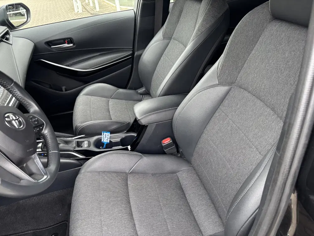 Toyota Corolla 1.8 Hybrid Business Plus uit 2022, foto 3