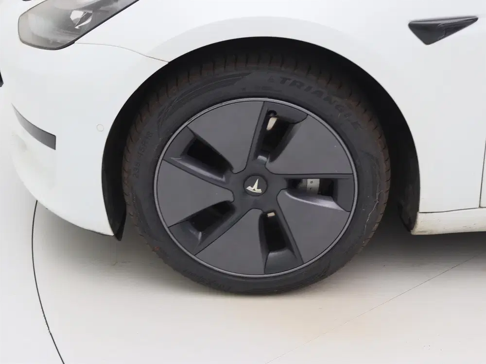 Tesla Model 3 Standard RWD Plus FACELIFT 90 uit 2022, foto 11