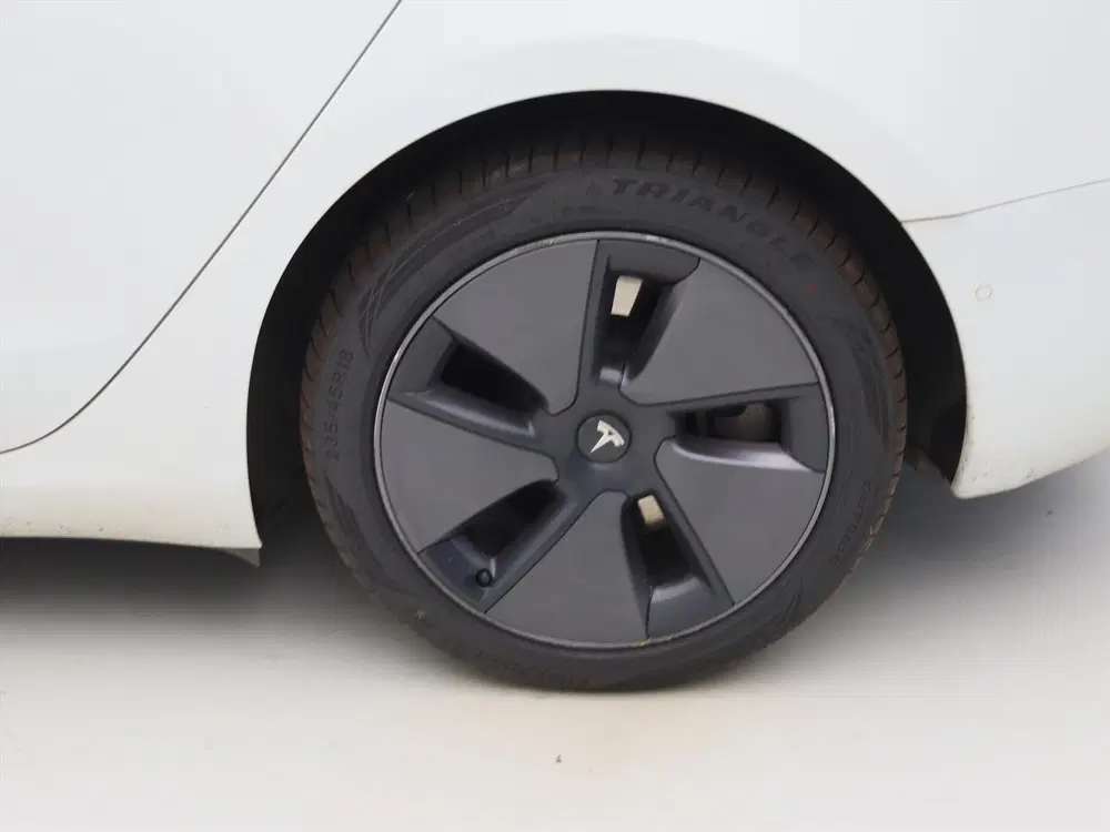 Tesla Model 3 Standard RWD Plus FACELIFT 90 uit 2022, foto 12