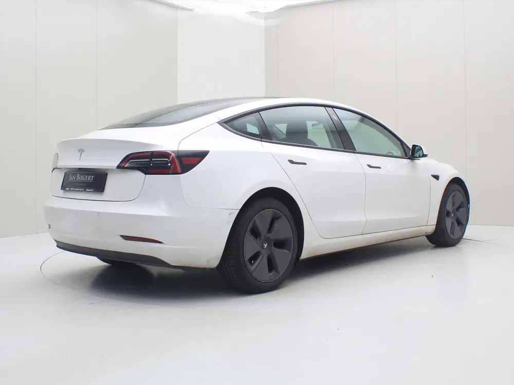 Tesla Model 3 Standard RWD Plus FACELIFT 90 uit 2022, foto 2