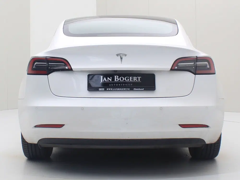 Tesla Model 3 Standard RWD Plus FACELIFT 90 uit 2022, foto 6