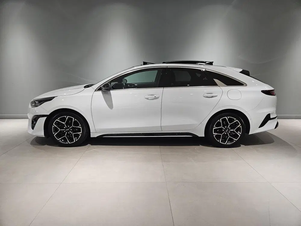 Kia ProCeed 1.5 T-GDi 160pk GT-PlusLine Panoramadak uit 2023, foto 4
