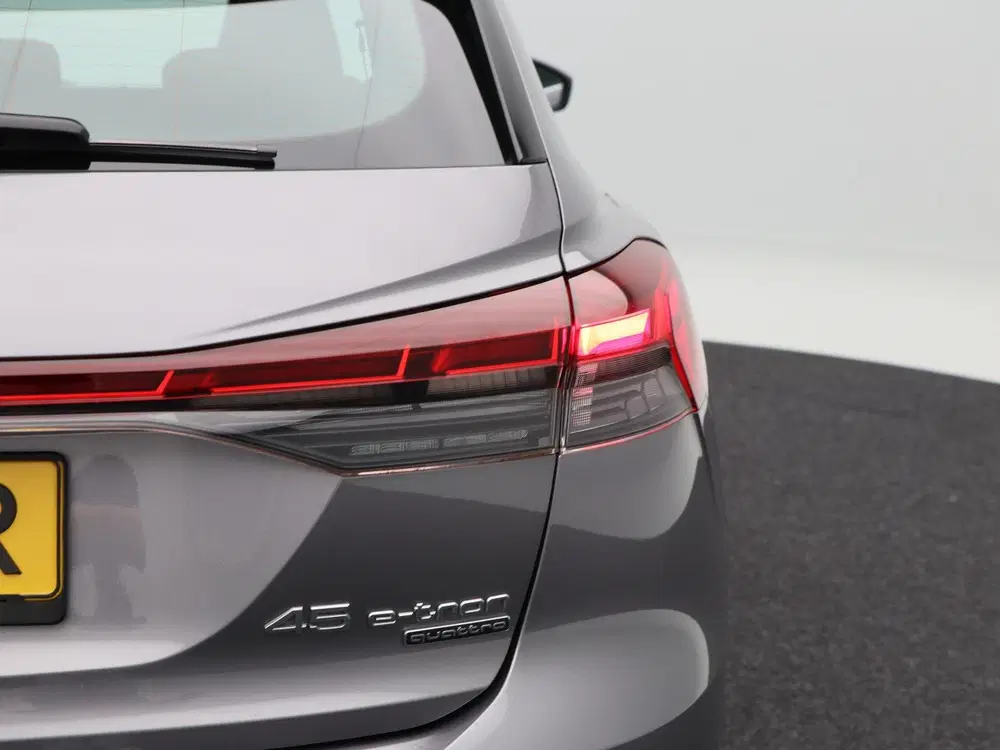 Audi Q4 e-tron 45 quattro Advanced edition 77 kWh 265 Pk uit 2022, foto 14