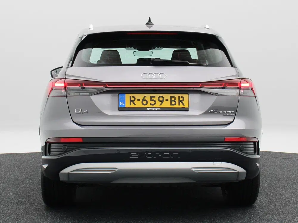 Audi Q4 e-tron 45 quattro Advanced edition 77 kWh 265 Pk uit 2022, foto 8