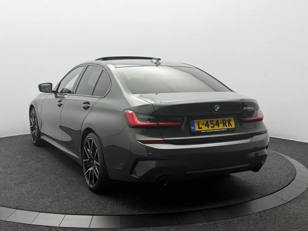 BMW 3-serie 330e M-Sport uit 2021, foto 11