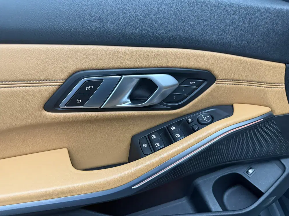 BMW 3-serie 330e M-Sport uit 2021, foto 13