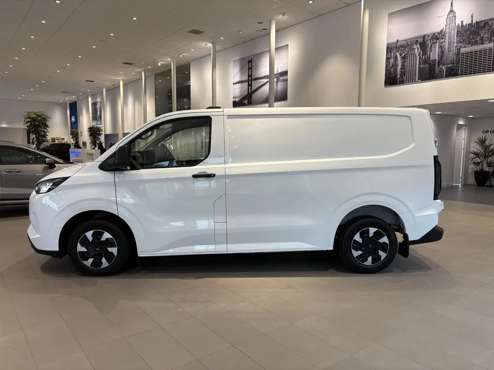 Ford Transit Custom 320 2.5 PHEV L1H1 Trend uit 2025, foto 6