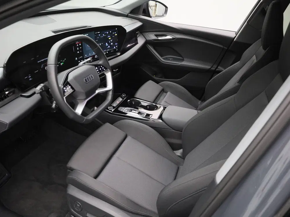 Audi Q6 e-tron edition 83 kWh 252 PK uit 2025, foto 11