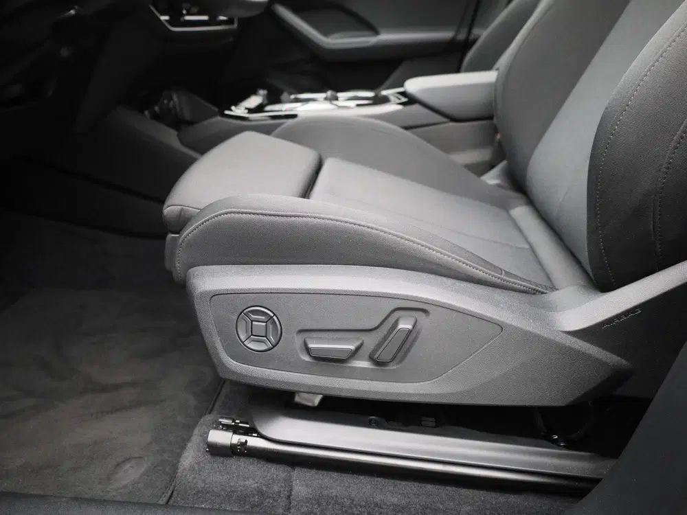 Audi Q6 e-tron edition 83 kWh 252 PK uit 2025, foto 13