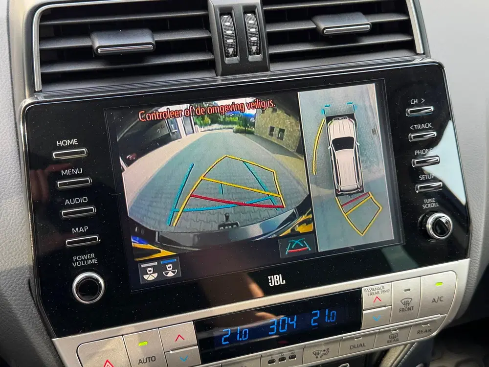 Toyota Land Cruiser 2.8 D-4D 70th Anniversary Window Van uit 2023, foto 10