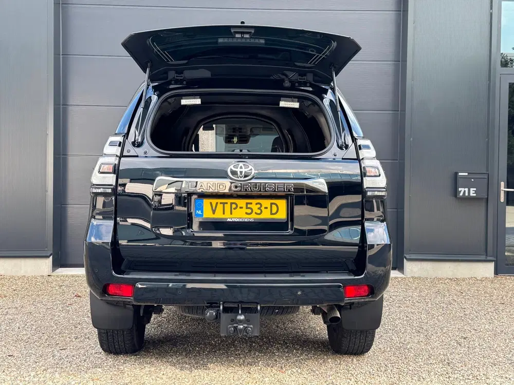 Toyota Land Cruiser 2.8 D-4D 70th Anniversary Window Van uit 2023, foto 13