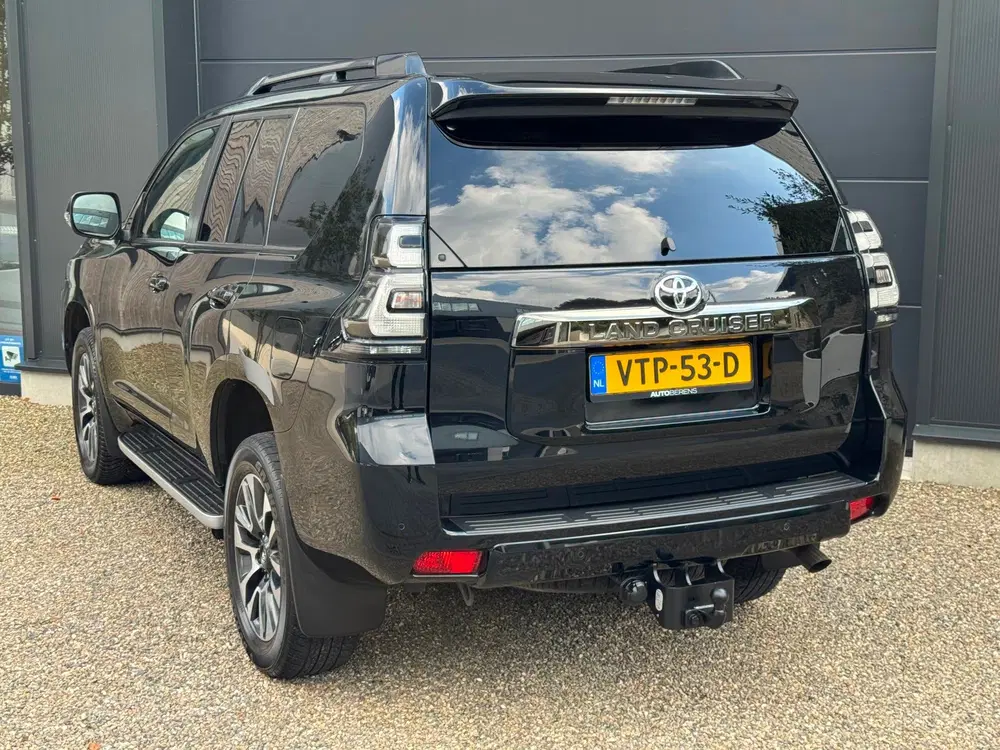 Toyota Land Cruiser 2.8 D-4D 70th Anniversary Window Van uit 2023, foto 3