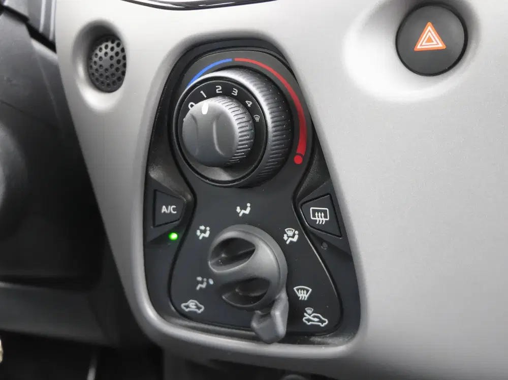 Peugeot 108 1.0 e-VTi Active 5-Deurs uit 2020, foto 14