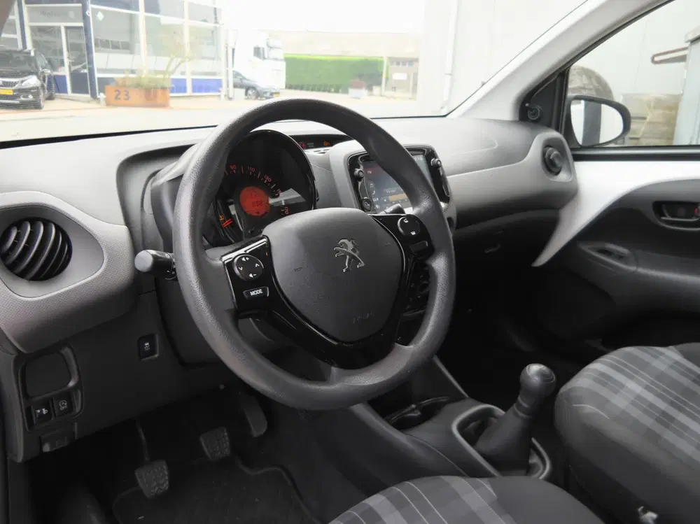 Peugeot 108 1.0 e-VTi Active 5-Deurs uit 2020, foto 5