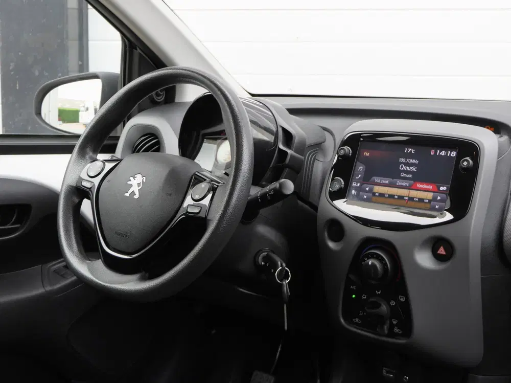 Peugeot 108 1.0 e-VTi Active 5-Deurs uit 2020, foto 9