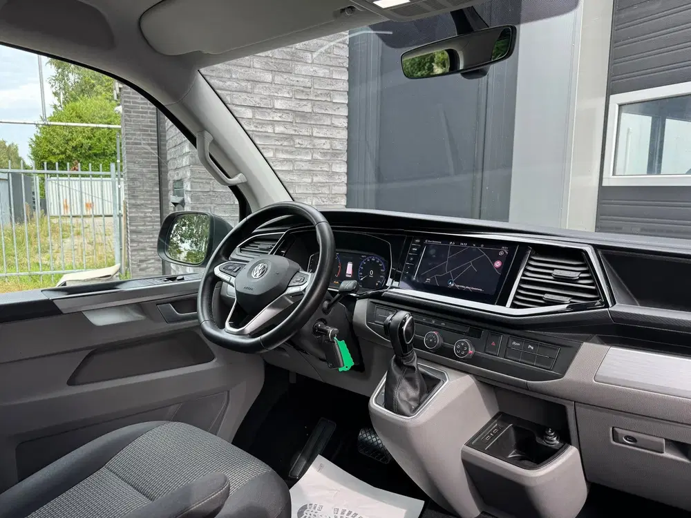 Volkswagen Transporter 2.0 TDI DSG L2H1 30 DC Bulli Xenon uit 2020, foto 10