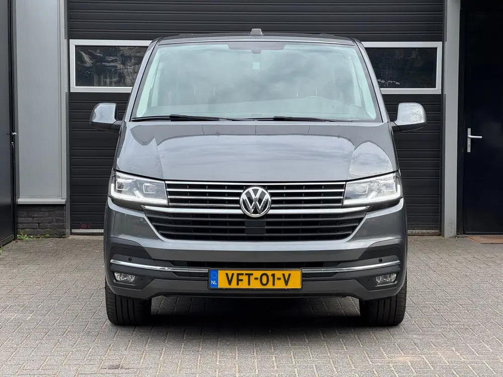 Volkswagen Transporter 2.0 TDI DSG L2H1 30 DC Bulli Xenon uit 2020, foto 2