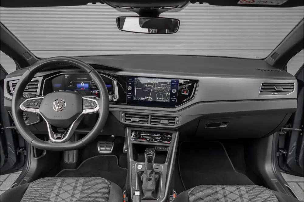 Volkswagen Polo 1.0 TSI R-Line Pano ACC Camera IQ Light Vi uit 2023, foto 2