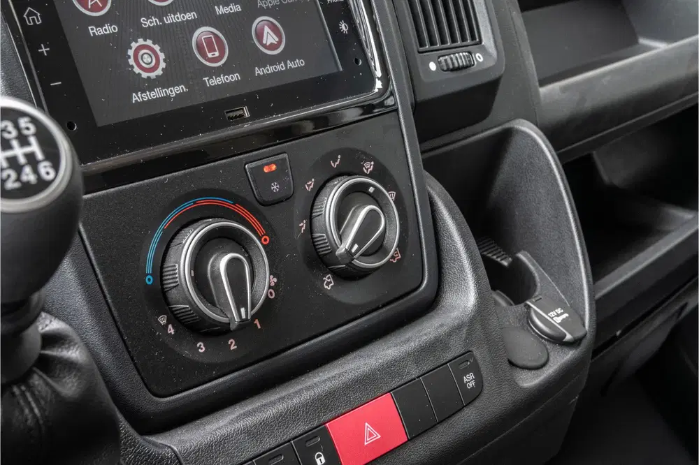 Citroën Jumper 2.2 BlueHDi 165 L4H3 Zwaar 3.5t (bj 2023) uit 2023, foto 11