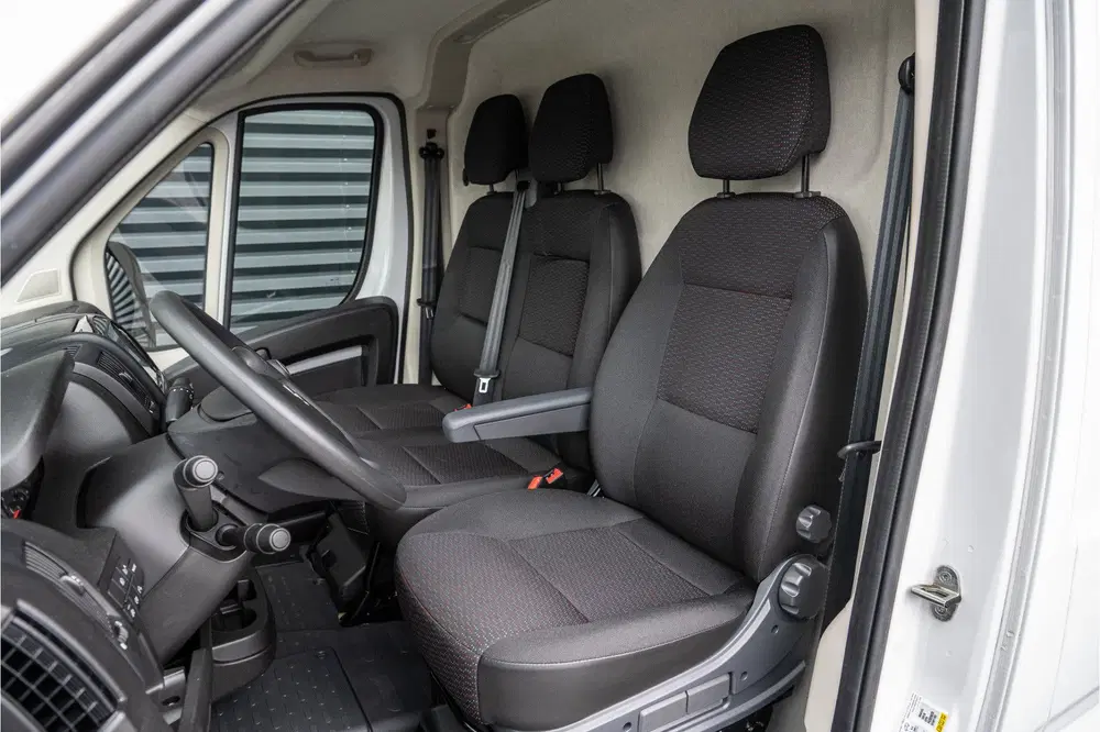 Citroën Jumper 2.2 BlueHDi 165 L4H3 Zwaar 3.5t (bj 2023) uit 2023, foto 6