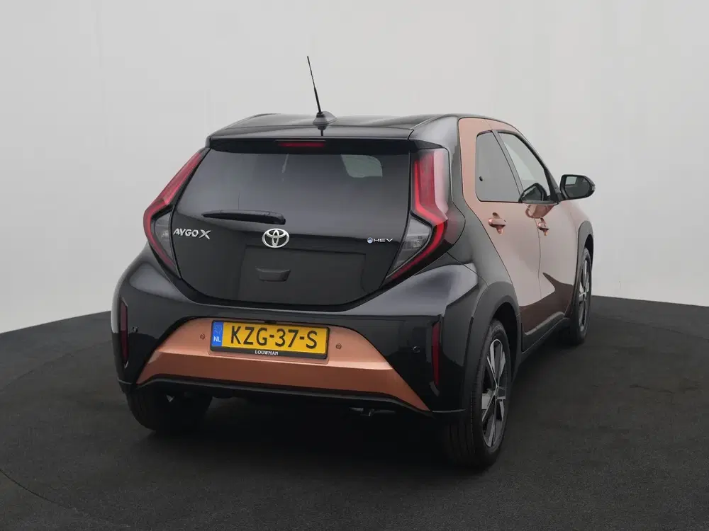 Toyota Aygo X Hybrid 115 pulse uit 2026, foto 13