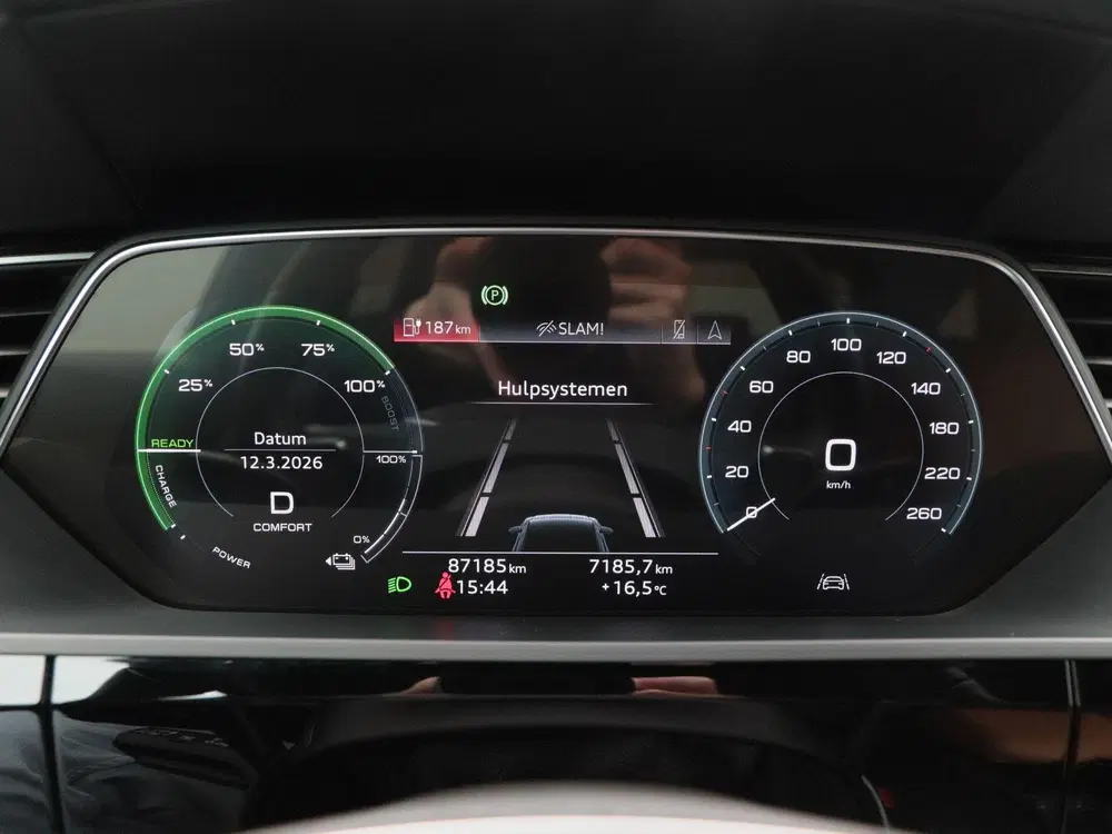 Audi e-tron 55 quattro 95kWh uit 2022, foto 12