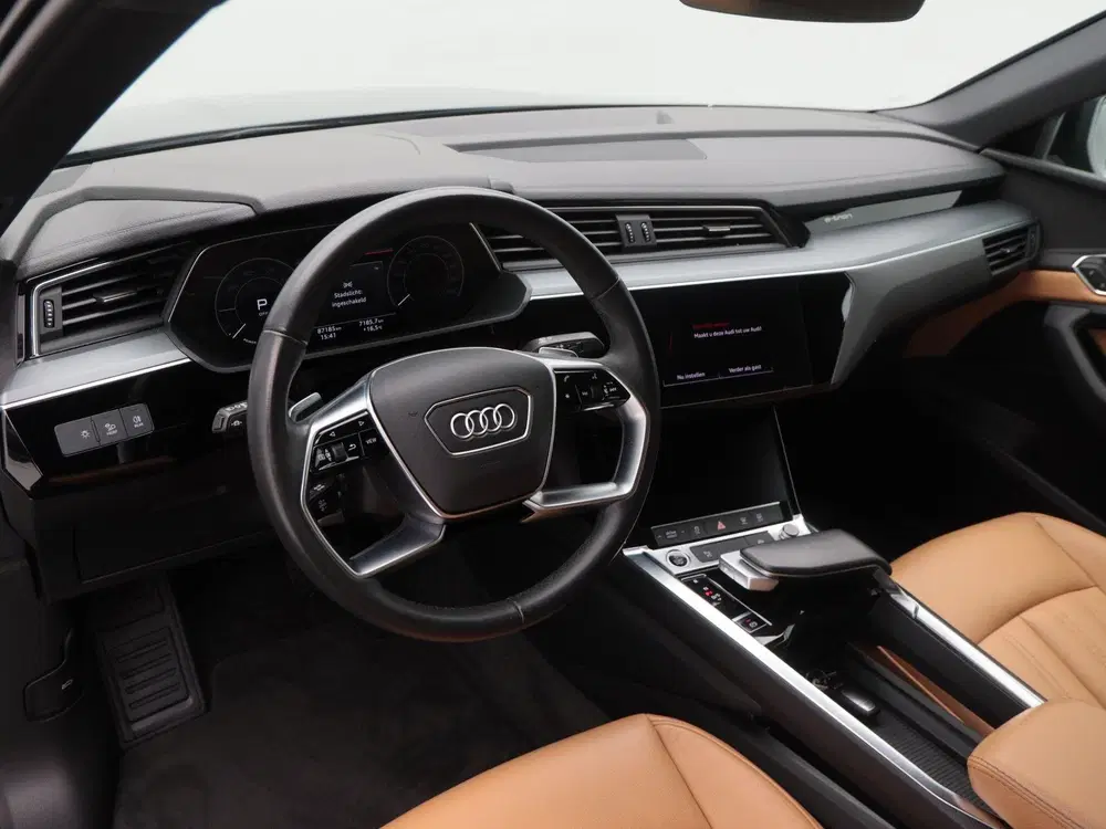 Audi e-tron 55 quattro 95kWh uit 2022, foto 4