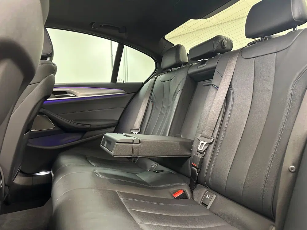 BMW 5-serie 5 Serie 530e xDrive M-Sport uit 2020, foto 14