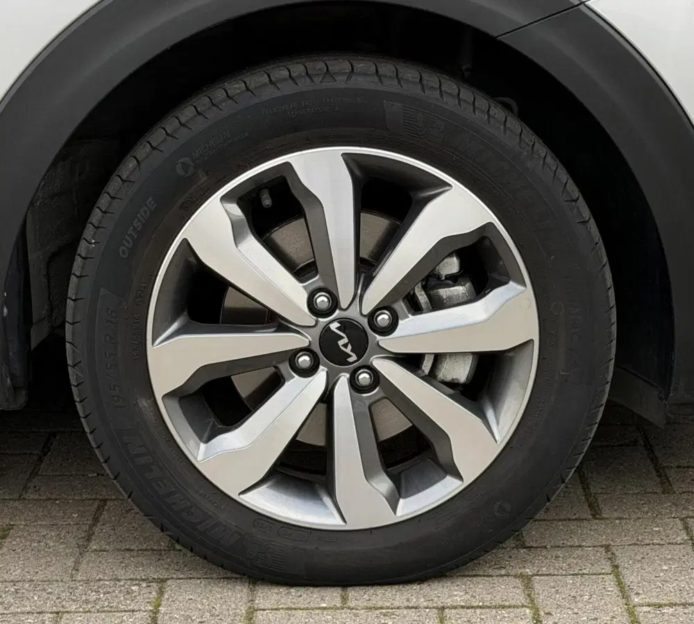 Kia Stonic 1.0 T-GDi MHEV DynamicLine uit 2023, foto 15