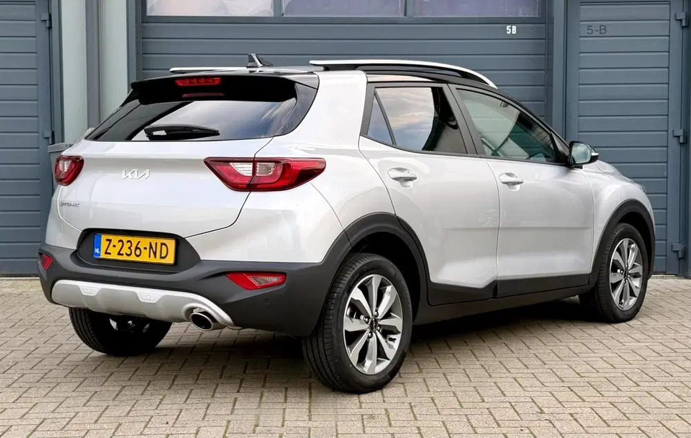 Kia Stonic 1.0 T-GDi MHEV DynamicLine uit 2023, foto 2