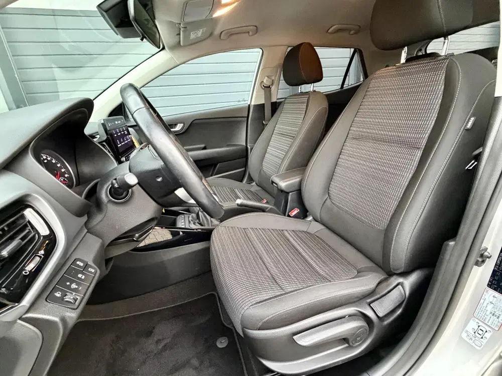 Kia Stonic 1.0 T-GDi MHEV DynamicLine uit 2023, foto 4
