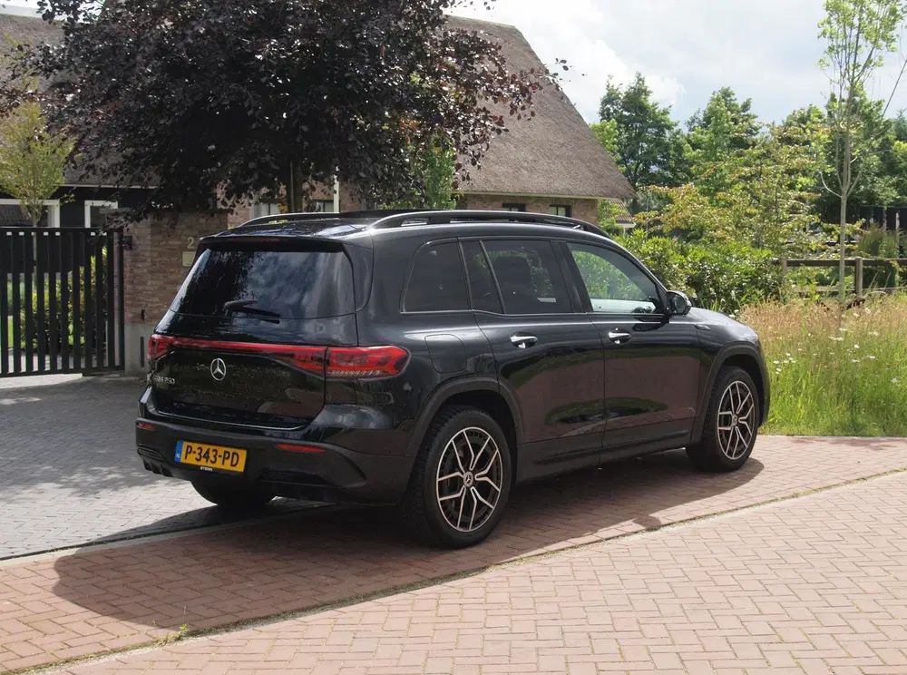 Mercedes-Benz EQB 250 AMG Line 7 Persoons 67 kWh uit 2022, foto 10