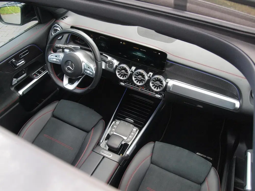 Mercedes-Benz EQB 250 AMG Line 7 Persoons 67 kWh uit 2022, foto 2